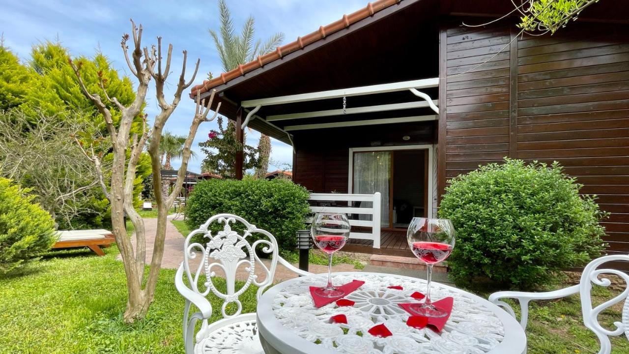 Aida Hotel Çıralı Exteriör bild